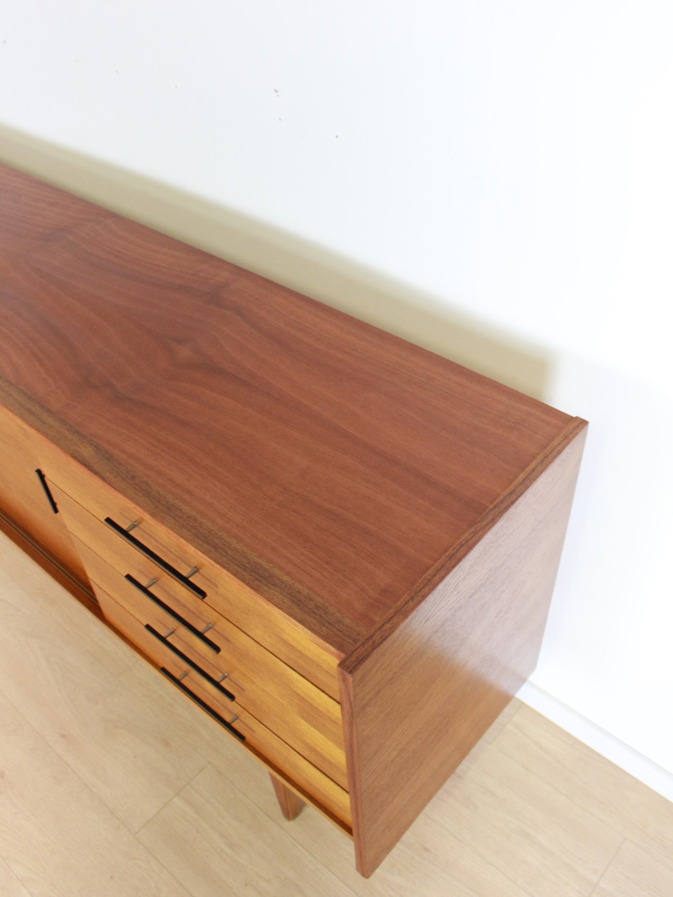 vintage teak dressoir