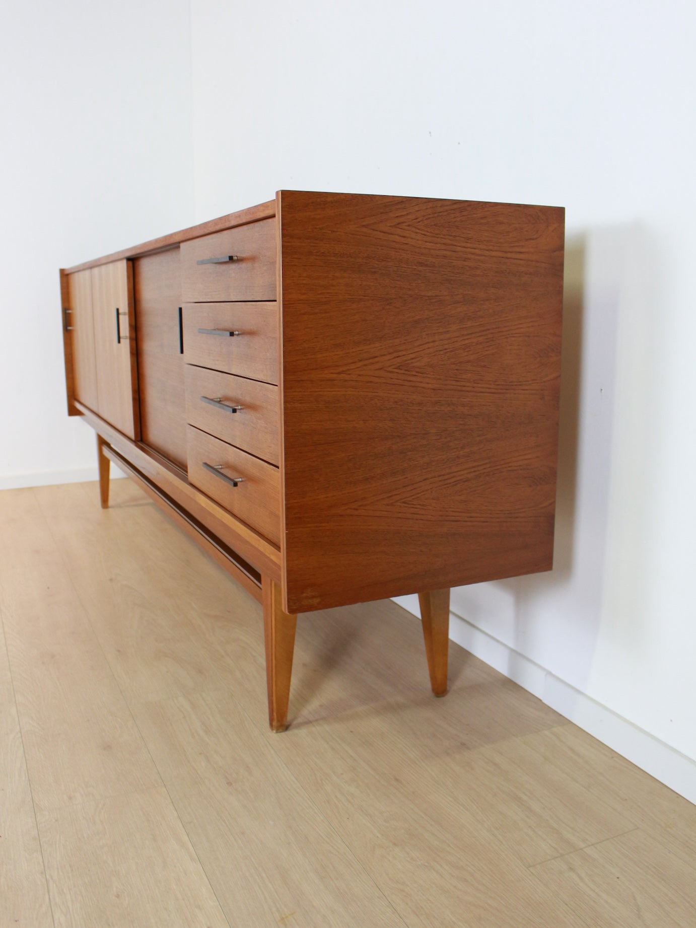 vintage teak dressoir