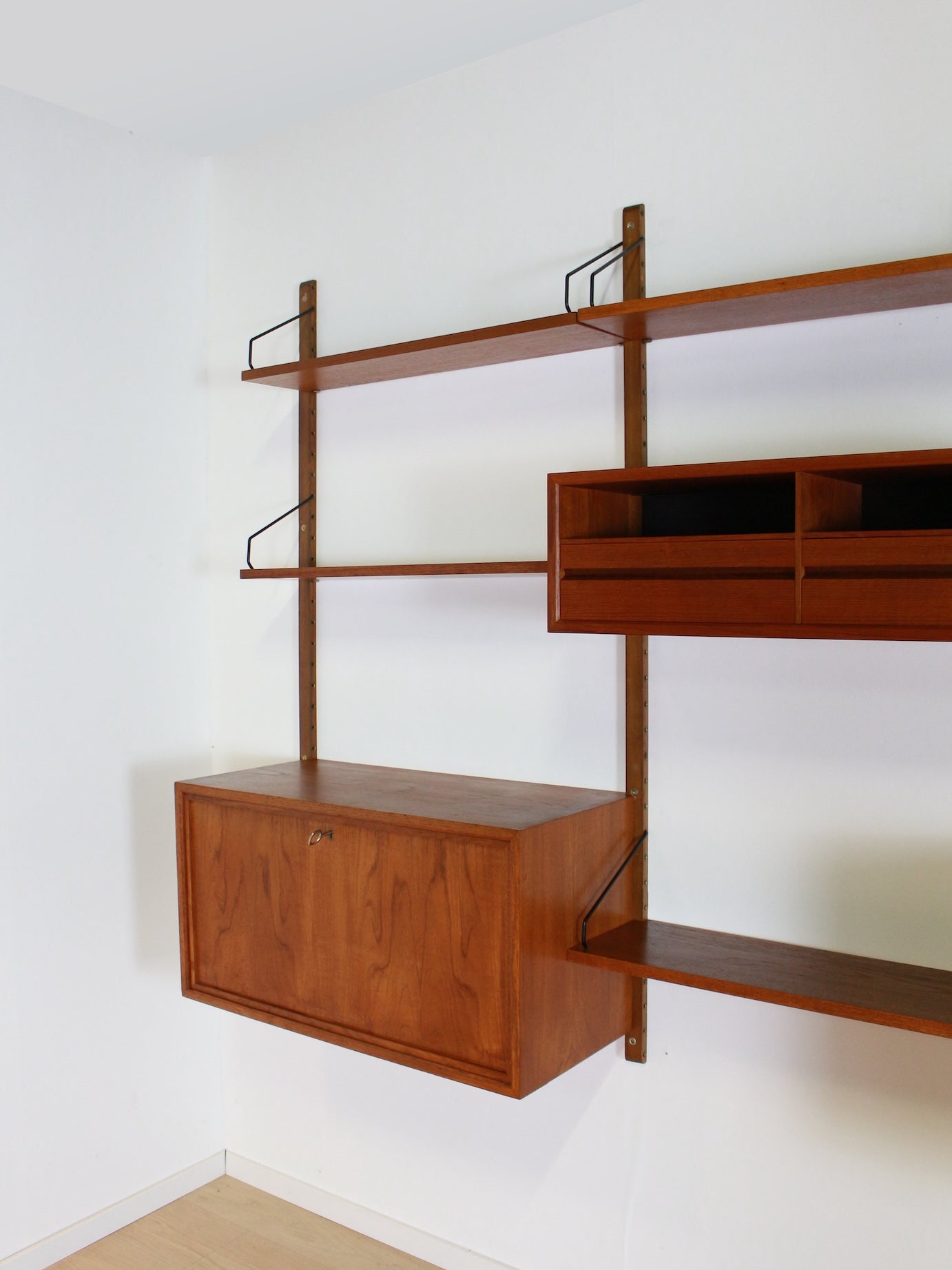 Poul Cadovius wandmeubel