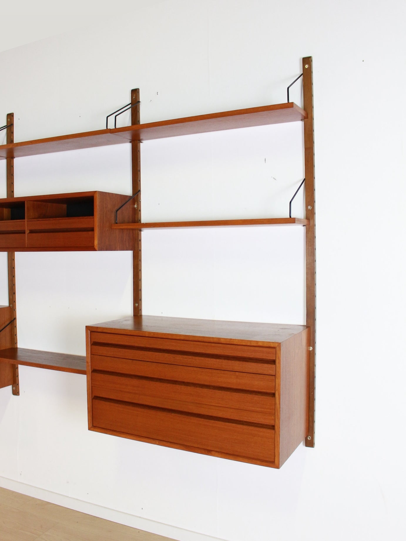 Poul Cadovius wandmeubel