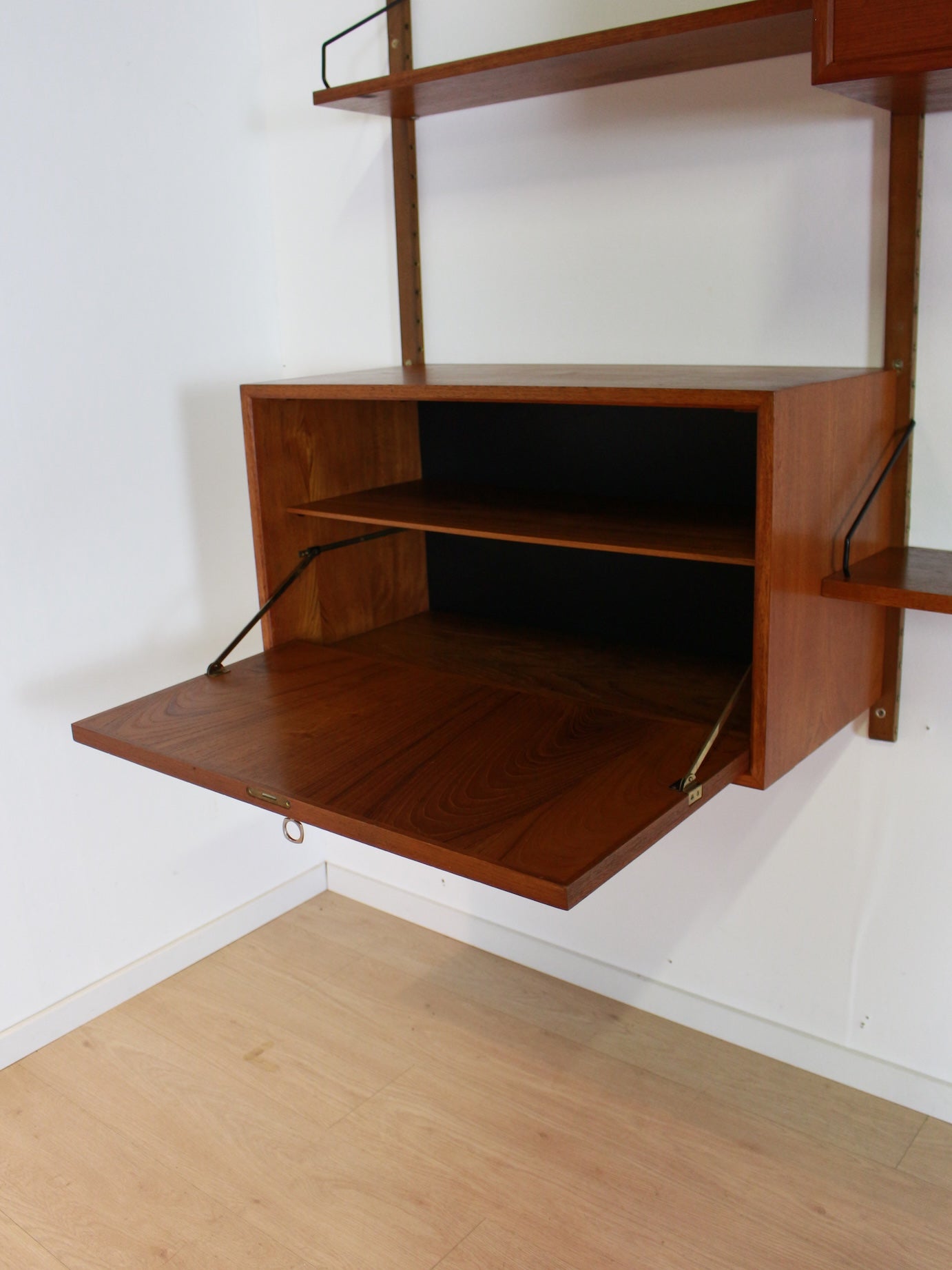 Poul Cadovius wandmeubel