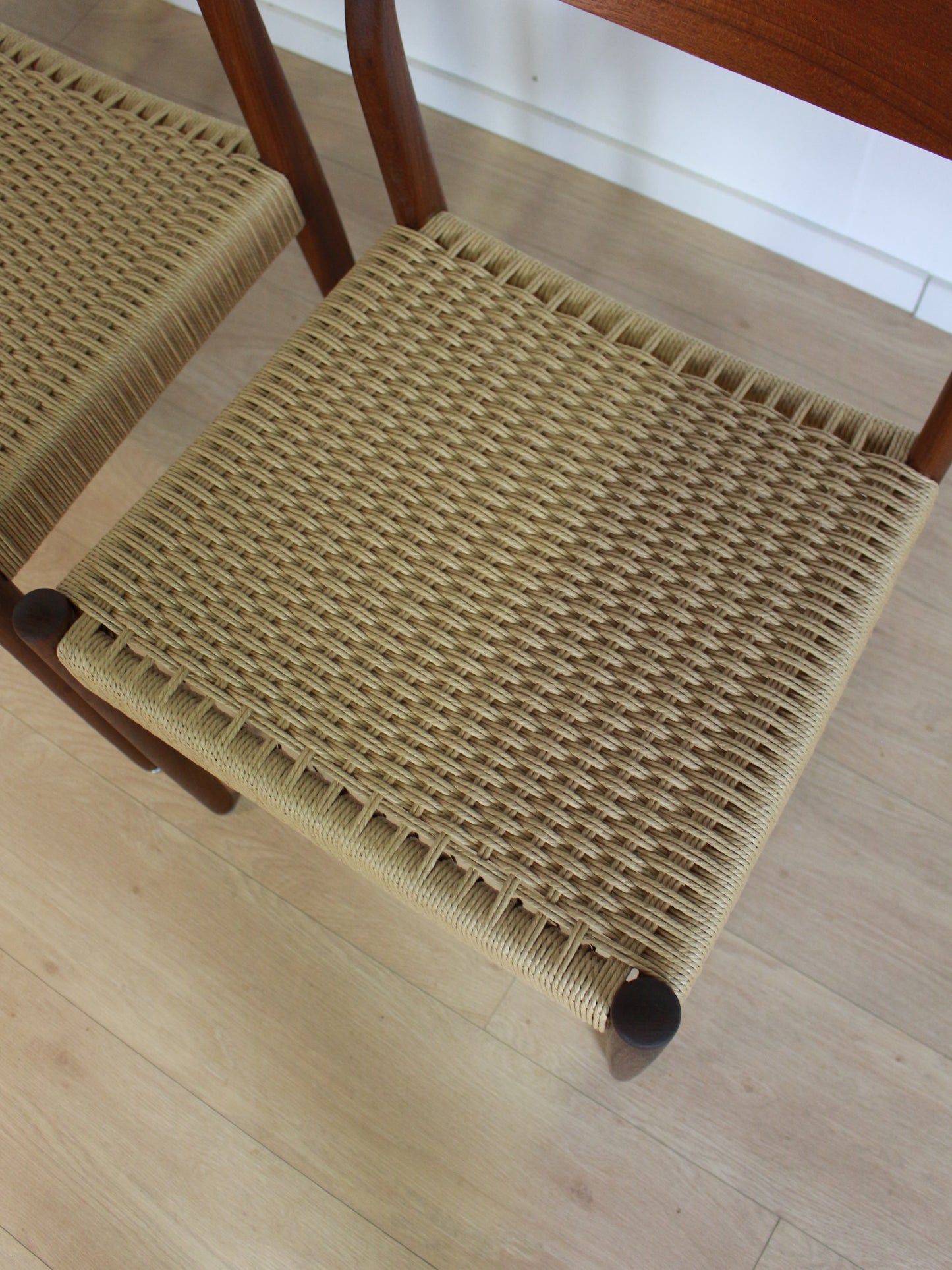 set 4 Fristho papercord eetkamerstoelen