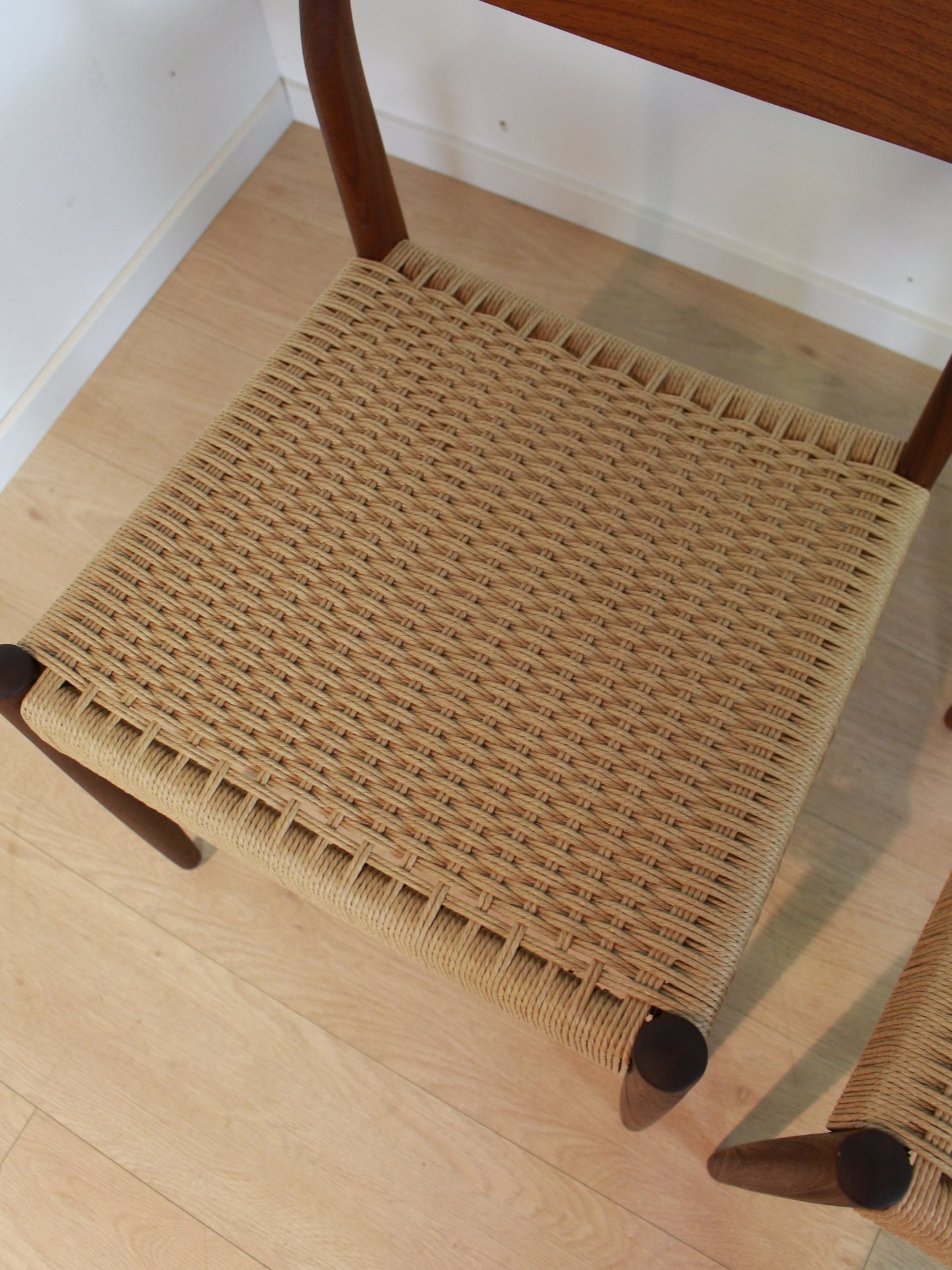 set 4 Fristho papercord eetkamerstoelen