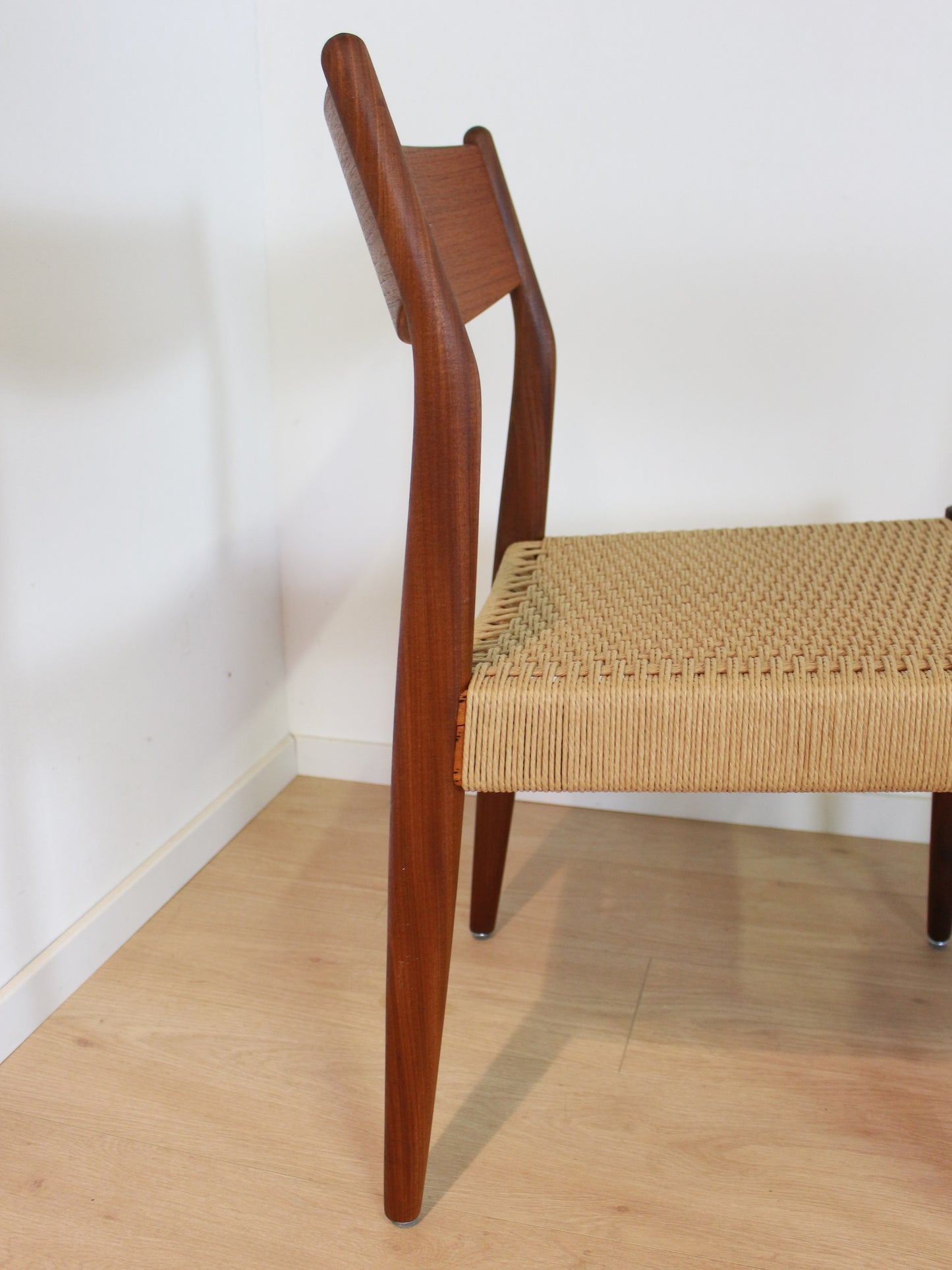 set 4 Fristho papercord eetkamerstoelen