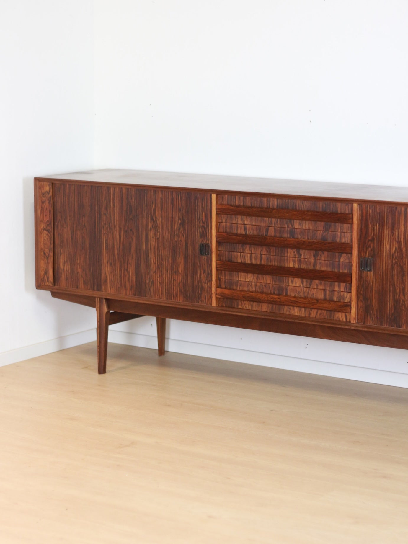 Dressoir Oswald Vermaercke V-Form Palissander